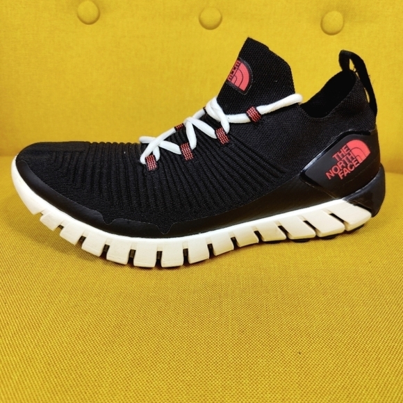 The North Face Oscillate Trail Black Red Running Sneakers Women's Shoes Size 9 - Picture 2 of 10